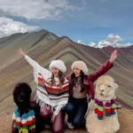 Turistas Alpacas Vinicunca Montana Arcoiris Peru